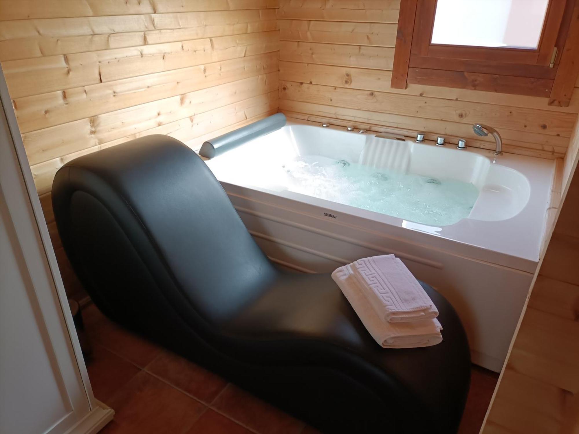 La Dehesilla De Toledo Escapada Romantica Jacuzzi Sillon Tantrico Cobisa Kültér fotó