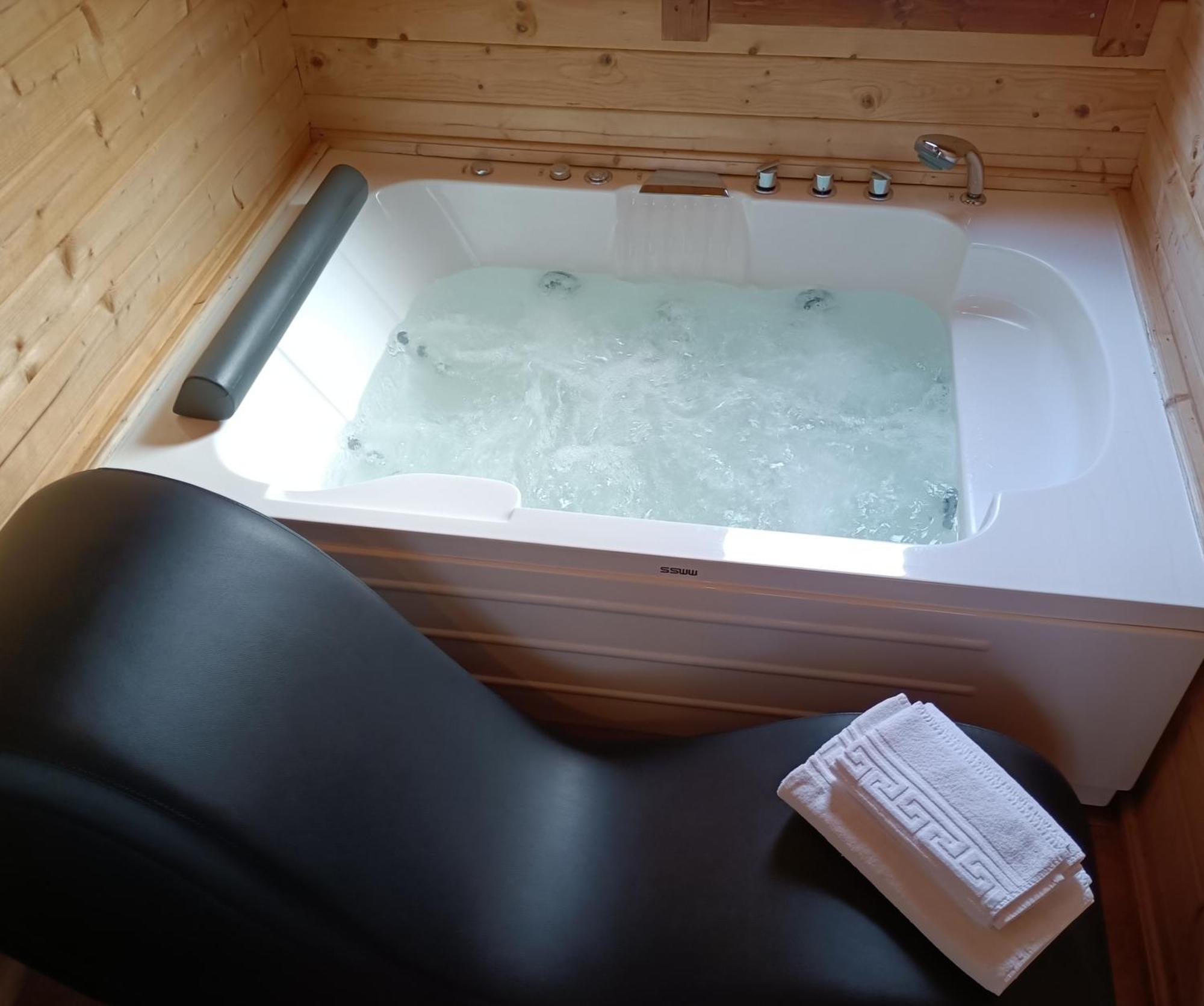 La Dehesilla De Toledo Escapada Romantica Jacuzzi Sillon Tantrico Cobisa Kültér fotó